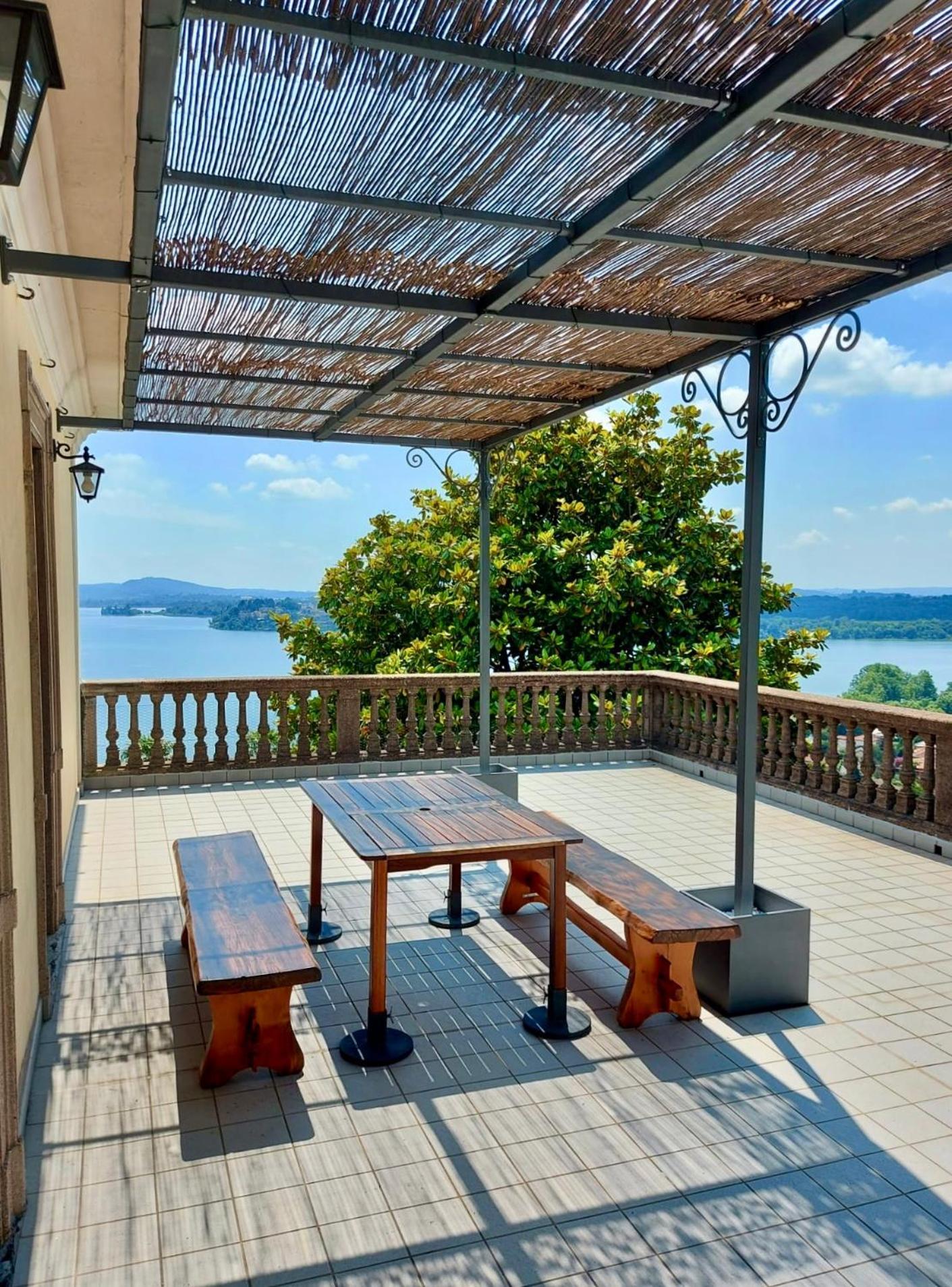 Appartamento Terrazza Mirabella Gavirate Esterno foto